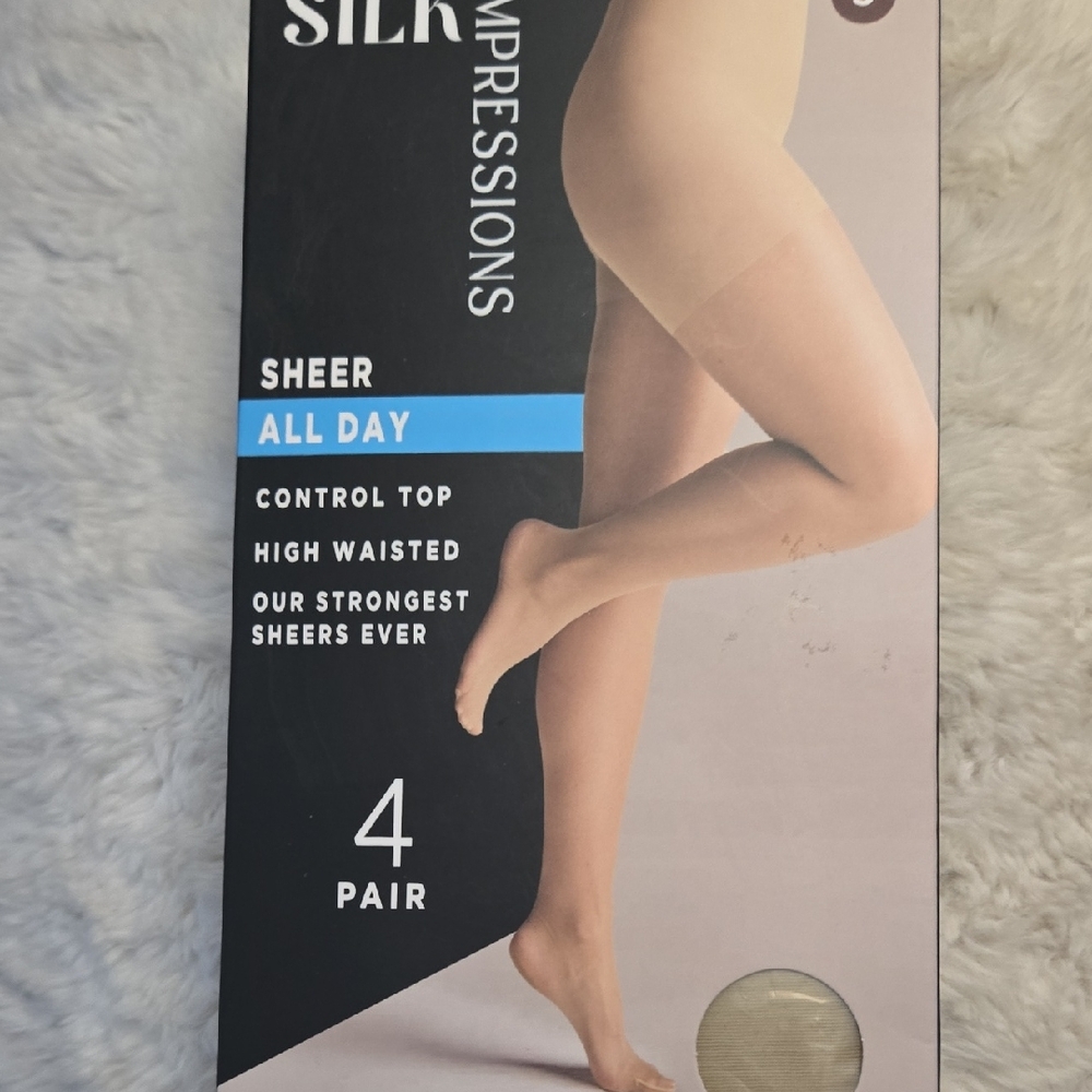 Impressions Sheer Control Top Pantyhose - Nude